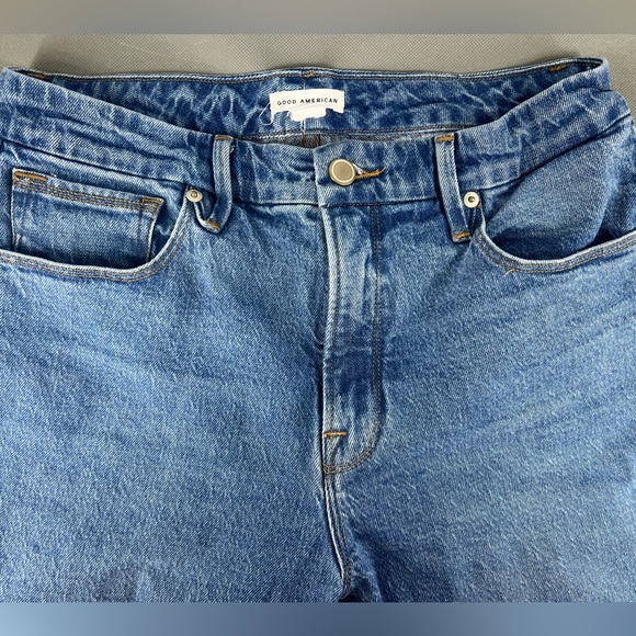 Good American Good Classic High Waist Raw Hem Jeans 8/29 - Picture 3 of 5